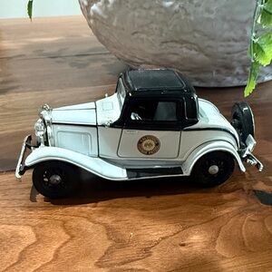 1932 Ford 3 Window Coupe California Highway Patrol
Rumble Seat Diecast Car